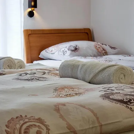 شقة Apartmaji Jakob 1 *