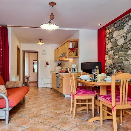 Apartmaji Jakob 1 *