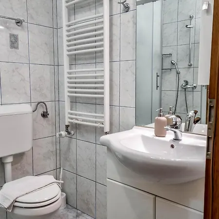 Apartmaji Jakob 1 *