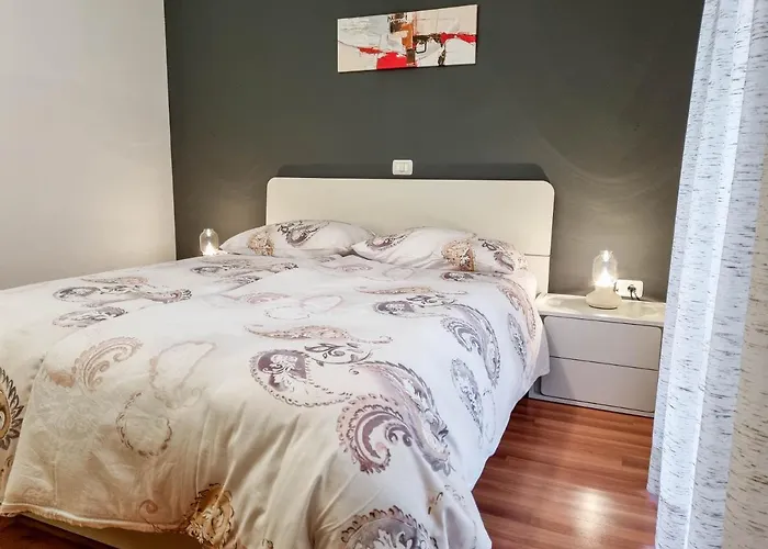 Apartmaji Jakob 1 아파트 *